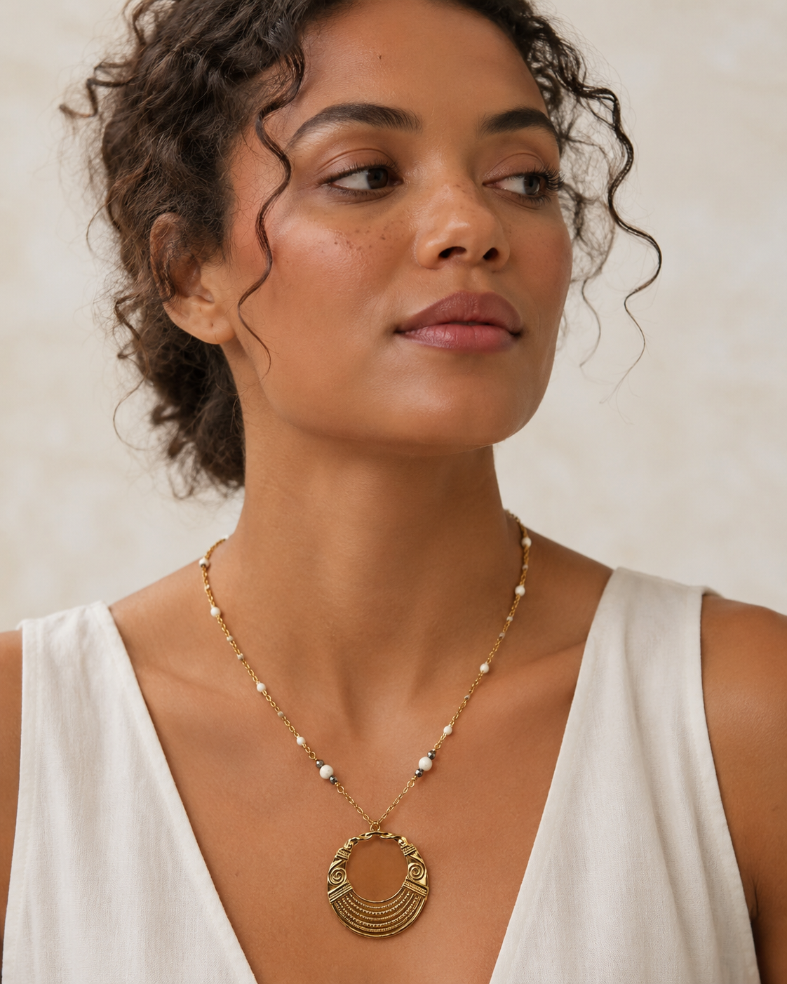 Collier NE0011 porté